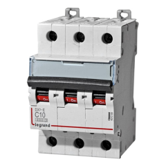 Автоматический выключатель DX³-E 6000 - 6 кА - тип характеристики C - 3П - 230/400 В~ - 10 А - 3 мод