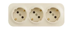 Розетка тройная Quteo с заземлением со шторками слоновая кость Legrand 782268
