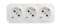 Розетка тройная Quteo с заземлением со шторками белая Legrand 782238