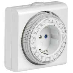 РТМ-3 Розетка-таймер механ. 15мин 24ч 96on/off 16А IP20 IEK ERT-21-1-16-S-15-0-20-K01