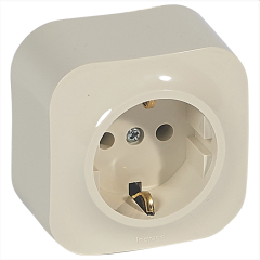 Розетка одинарная Quteo с заземлением слоновая кость Legrand 782241