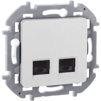 Розетка компьютерная двойная RJ45 категория 6 UTP белый INSPIRIA Legrand 673840 фото 1