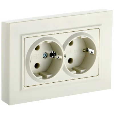 BRITE Роз. 2-я с з/к без з/ш 16А в сб. РС12-3-БрКр беж. IEK BR-R21-16-K10-F фото 1