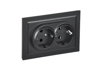 BRITE Роз. 2-я с з/к без з/ш 16А в сб. РС12-3-БрЧ черн. IEK BR-R21-16-K02-F фото 1