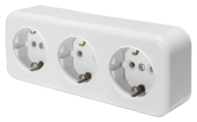Розетка 3-местная с заземляющим контактом, 250В, 16А, IP20, PST16-51-20 (RA 16-343-Б), белый STEKKER фото 1